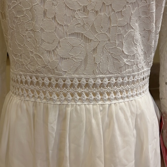 NWT Truth and Fable Women’s White Lace Keyhole Back Dress - Size Small - Picture 6 of 11